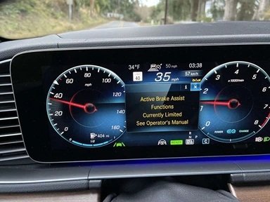 Mercedes aktif fren asistanı uyarısı